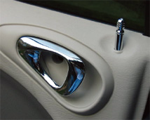 A simple press of a button can lock or unlock your doors. And with the added convenience of ignition controlled door locks for the safety of you and your occupants.